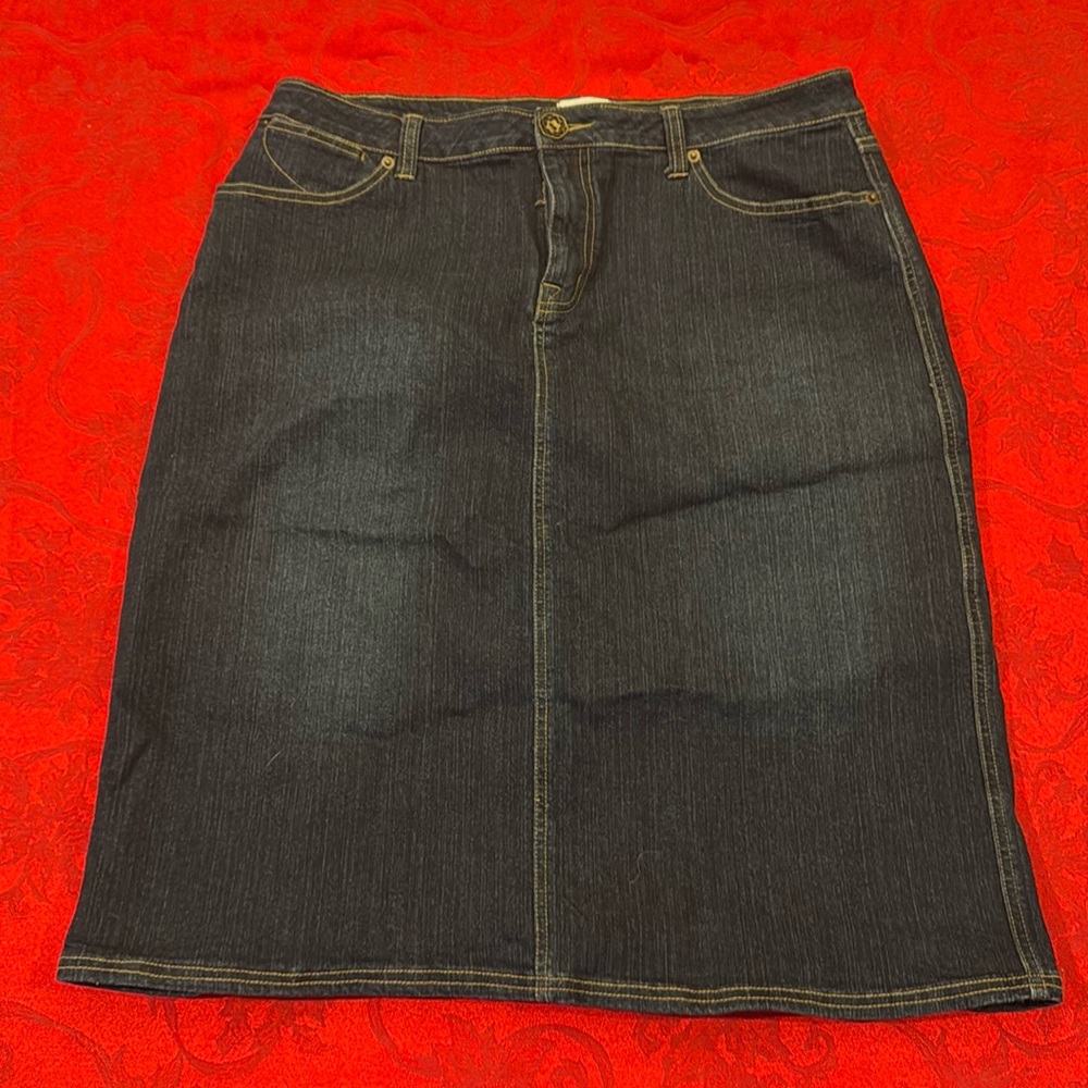 Venezia Denim long Skirt Size 16 with floral buttons excellent condition